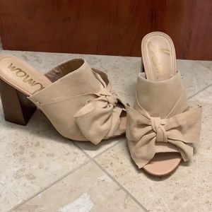 NWOT Nude Mules with a Bow